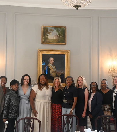 第一夫人與女性軍方領導人。